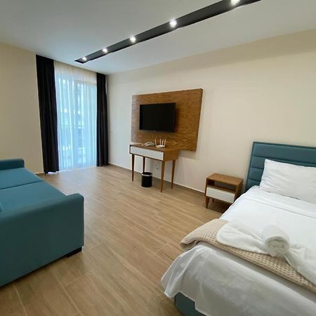 Milenium Hotel Shengjin Exterior photo